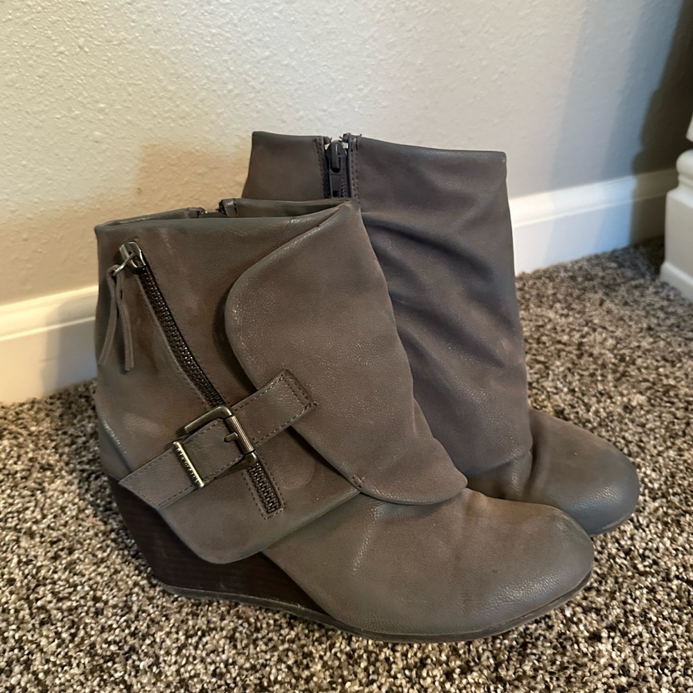 Blowfish grey wedge boots, 7.5